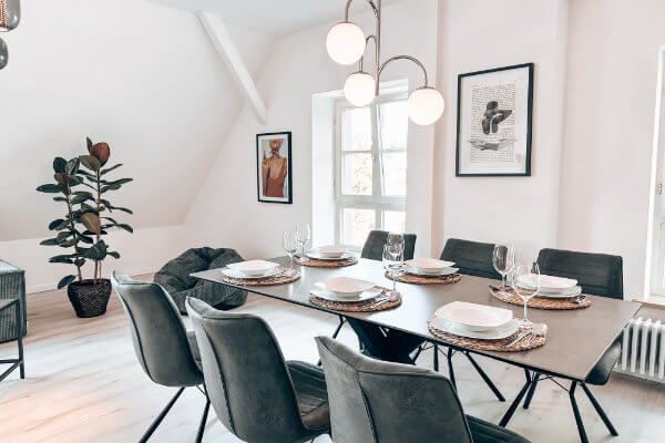 Großzügiger, heller Essbereich - Ferienwohnung Lörrach