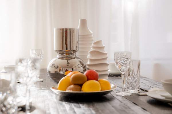 Moderne voll austgestattete Küche mit Grundausstattung zum Kochen - BONNYSTAY Landshut