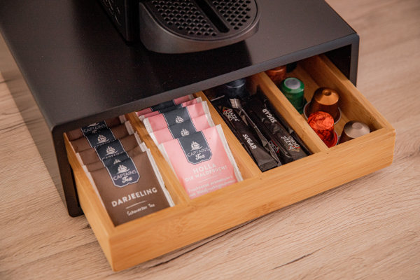 Küche Ferienwohnung Landshut - mit Kaffee, Kaffeemaschine, Herd, Backofen und Gewürzen - BONNYSTAY